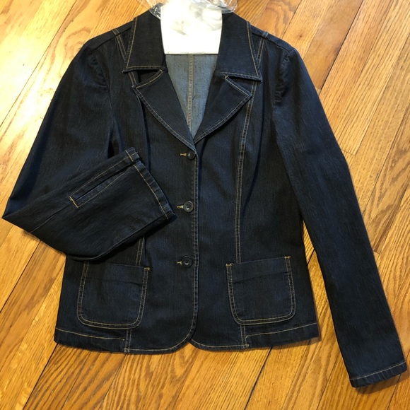 Bisou Bisou Jackets & Blazers - Bisou Bisou Jean jacket